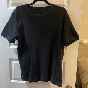 Uniqlo Black T-Shirt Size M
